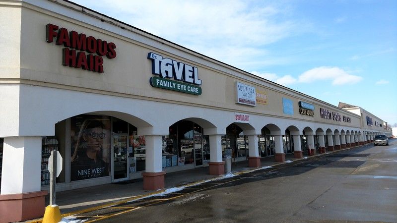New Castle Plaza: 427-525 S Memorial Dr, New Castle, IN 47362